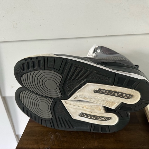 Air Jordan High Top - Picture 4 of 5